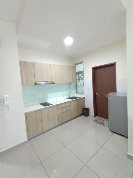Service Residence for Rent at Meridin Bayvue @ Sierra Perdana - Hong Charng Lee - Kitchen - PropertyGuru.com.my