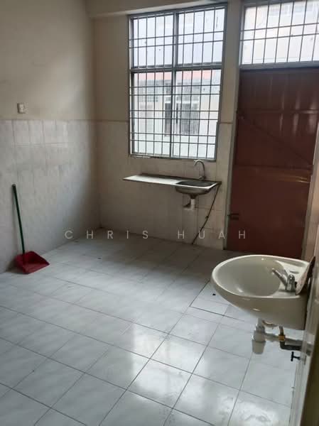 2-storey Terraced House for Rent in Sungai Bakap (Penang) - Chris Huah - Kitchen - PropertyGuru.com.my
