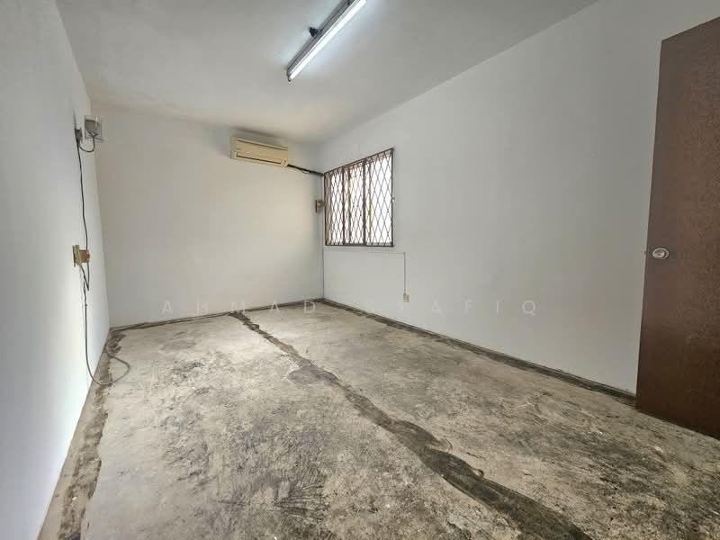 Flat for Sale at Flat PKNS Seksyen 8 - Ahmad Syafiq - PropertyGuru.com.my