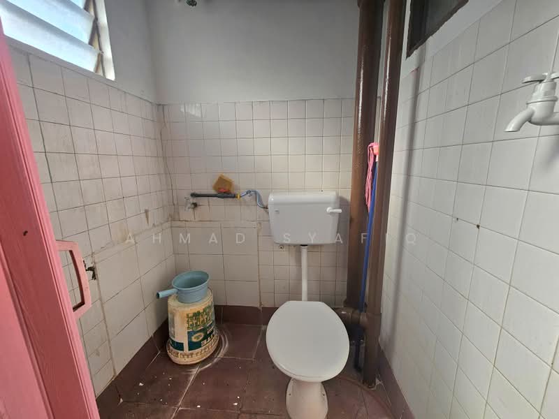 Flat for Sale at Flat PKNS Seksyen 8 - Ahmad Syafiq - PropertyGuru.com.my