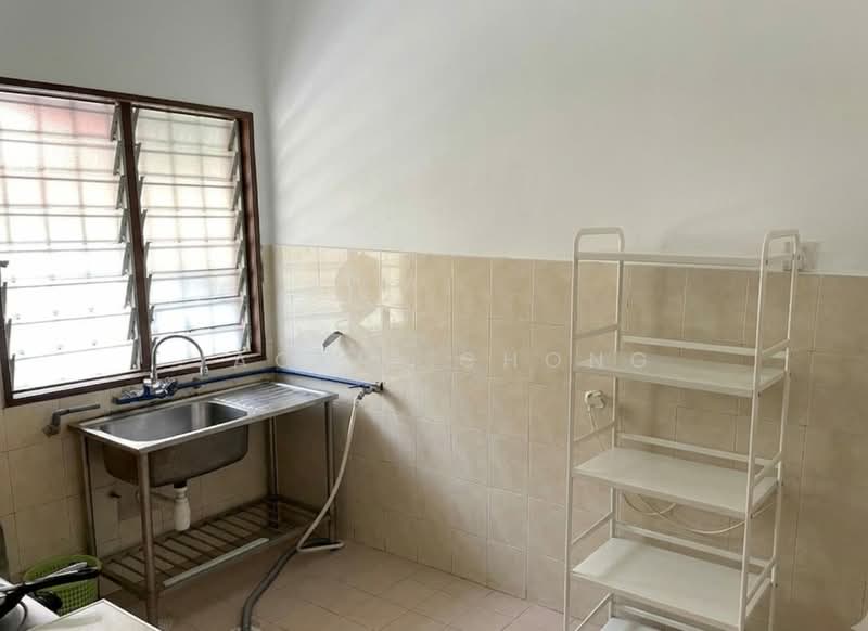 2-storey Terraced House for Sale in Taman Lestari Putra (Seri Kembangan) - Jackie Chong - Kitchen - PropertyGuru.com.my