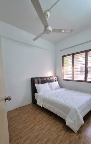 2-storey Terraced House for Sale in Taman Lestari Putra (Seri Kembangan) - Jackie Chong - Bedroom - PropertyGuru.com.my