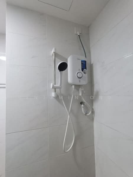 Servis Apartment untuk Disewa di Country Garden Central Park - Benjamin Ong - Bathroom - PropertyGuru.com.my