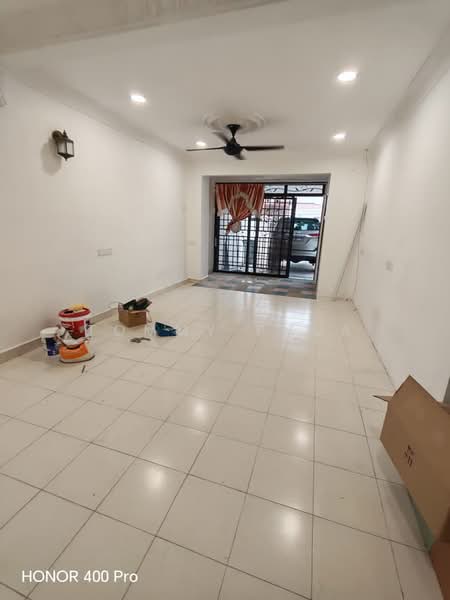 Rumah Teres 2 Tingkat untuk Disewa di Austin (Johor Bahru) - Tommy Phua - Living Room - PropertyGuru.com.my