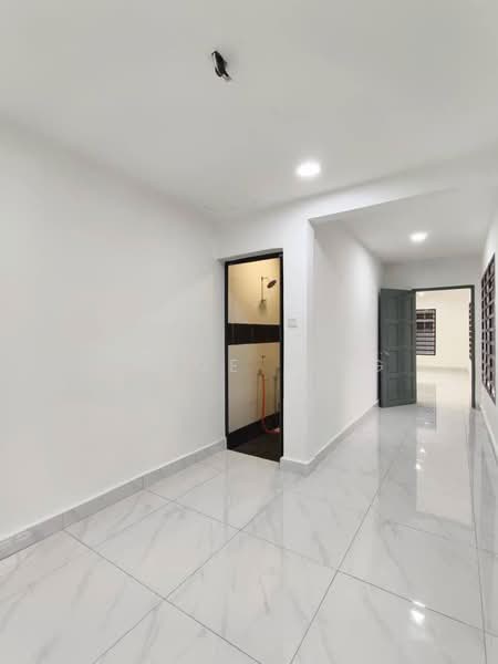 1-storey Terraced House for Sale in Johor Bahru (Johor) - Chloe Ying - Corridor - PropertyGuru.com.my