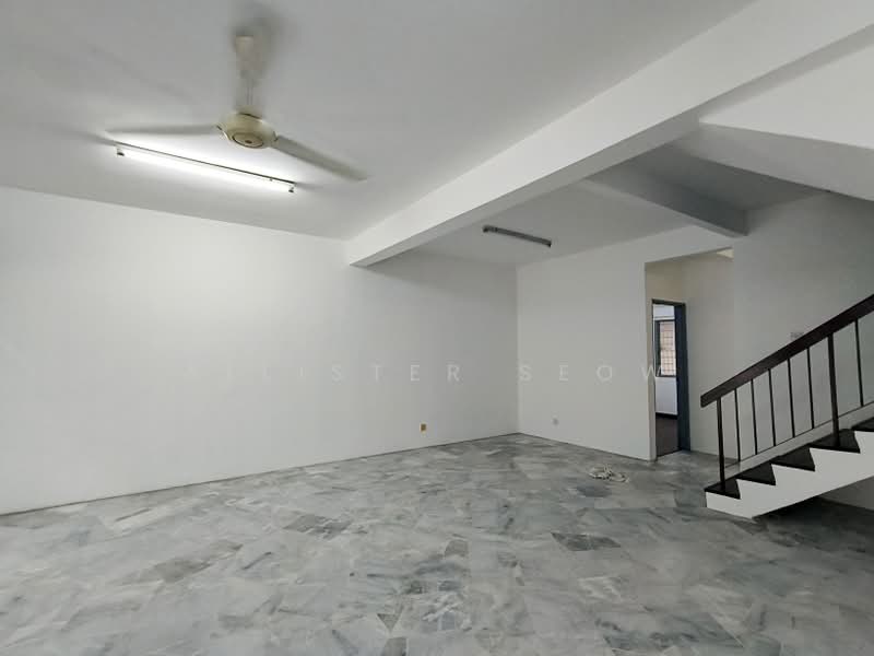 2-storey Terraced House for Sale in Ampang (Ampang) - Allister Seow - Living Room - PropertyGuru.com.my