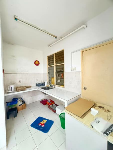 Apartment for Rent at Villa Krystal @ Bandar Selesa Jaya - Nick Low - Kitchen - PropertyGuru.com.my