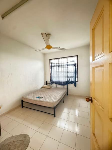 Apartment for Rent at Villa Krystal @ Bandar Selesa Jaya - Nick Low - Bedroom - PropertyGuru.com.my