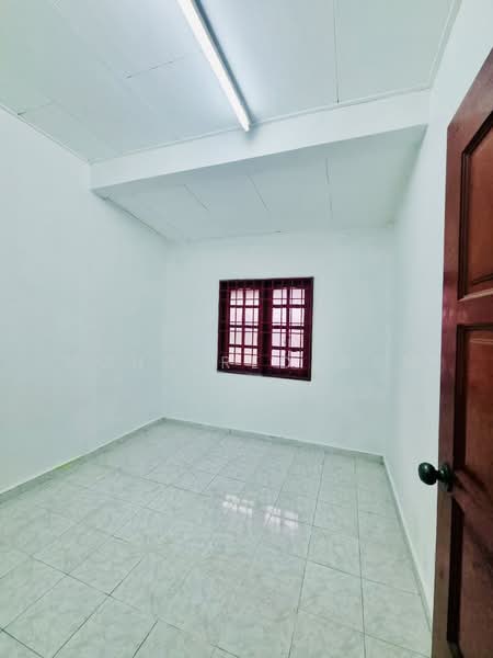 Rumah Teres 1 Tingkat untuk Dijual di Taman Desa Idaman (Durian Tunggal) - Mohd Redzuan - Interior - PropertyGuru.com.my
