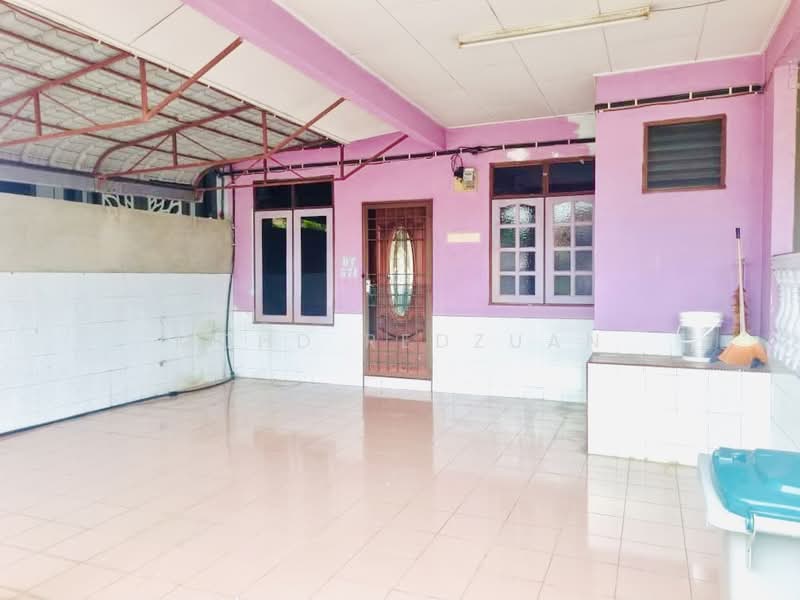 Rumah Teres 1 Tingkat untuk Dijual di Taman Desa Idaman (Durian Tunggal) - Mohd Redzuan - Exterior - PropertyGuru.com.my