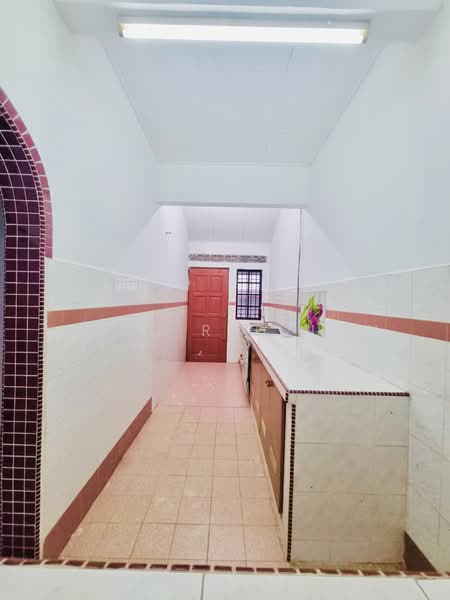 Rumah Teres 1 Tingkat untuk Dijual di Taman Desa Idaman (Durian Tunggal) - Mohd Redzuan - Kitchen - PropertyGuru.com.my