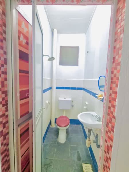 Rumah Teres 1 Tingkat untuk Dijual di Taman Desa Idaman (Durian Tunggal) - Mohd Redzuan - Bathroom - PropertyGuru.com.my