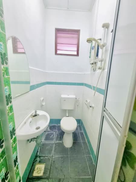 Rumah Teres 1 Tingkat untuk Dijual di Taman Desa Idaman (Durian Tunggal) - Mohd Redzuan - Bathroom - PropertyGuru.com.my