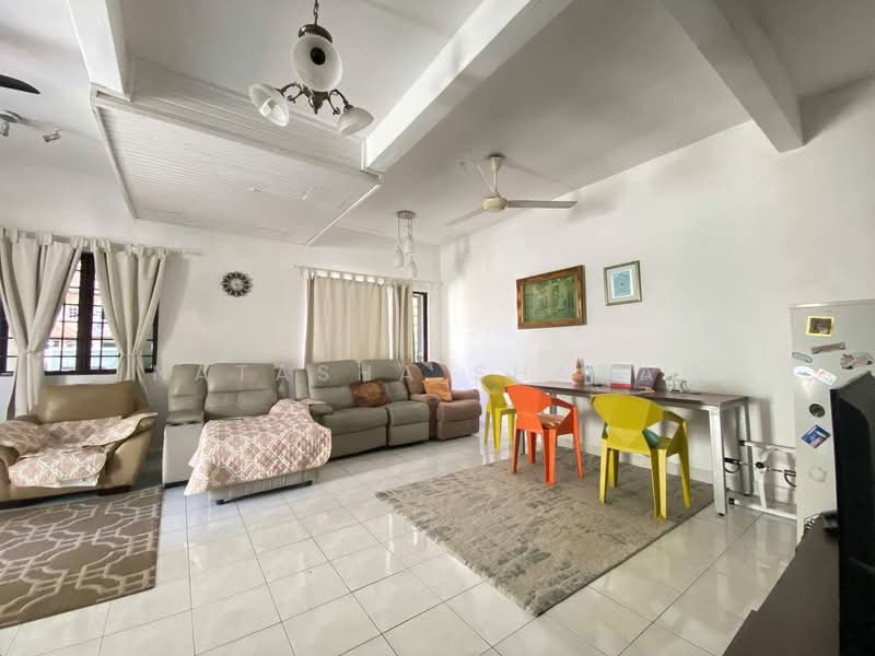 Rumah Teres 2 Tingkat untuk Dijual di Seksyen 7 (Shah Alam) - Natasha Shadan - Living Room - PropertyGuru.com.my