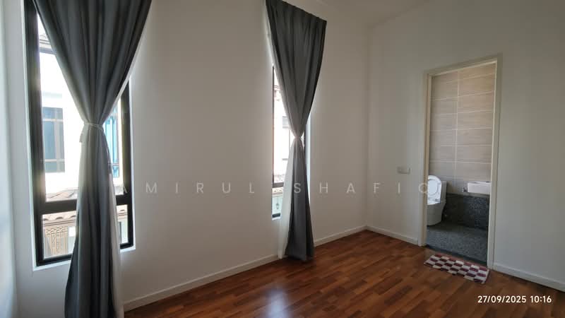 Rumah Kluster untuk Dijual di Eco Majestic (Semenyih) - Amirul Shafiq - Bathroom - PropertyGuru.com.my