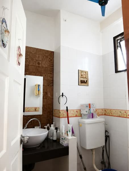 Apartment for Sale at Rainfield Court - shirley Chow - Bathroom - PropertyGuru.com.my