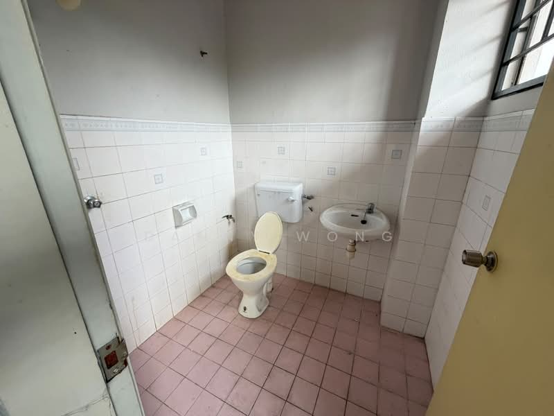 2-storey Terraced House for Sale in Bukit Sentosa (Rawang) - Danny Wong - Bathroom - PropertyGuru.com.my
