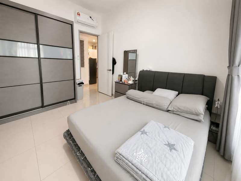 Servis Apartment untuk Dijual di Skysuites @ Meldrum Hills - Apple Chey - Bedroom - PropertyGuru.com.my