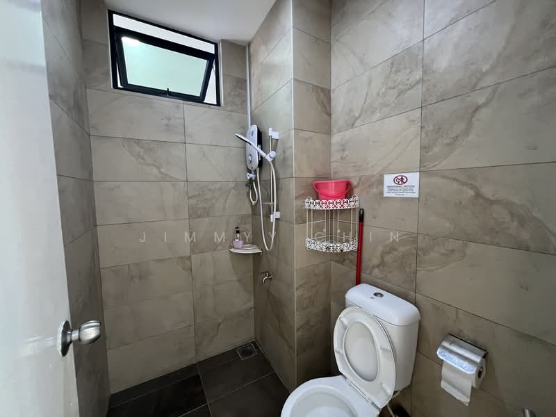 Pangsapuri untuk Dijual di Roxy Apartment - Jimmyy Chin - Bathroom - PropertyGuru.com.my