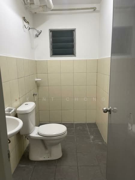 Pangsapuri untuk Dijual di Gapura Bayu - Kent Chong - Bathroom - PropertyGuru.com.my