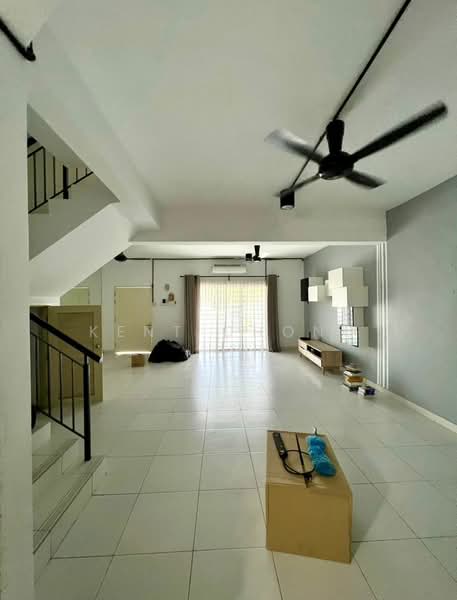 2-storey Terraced House for Sale in Semenyih (Selangor) - Kent Chong - Living Room - PropertyGuru.com.my