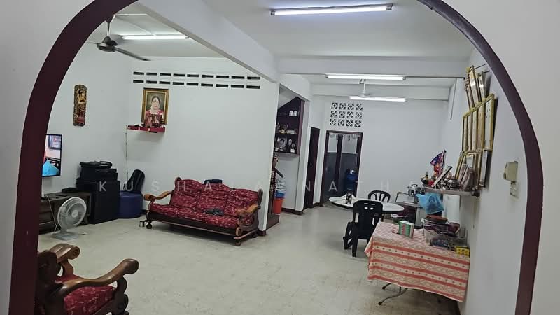 2-storey Terraced House for Sale in Kuchai Lama (Kuala Lumpur) - Kushala Nathan - Living Room - PropertyGuru.com.my