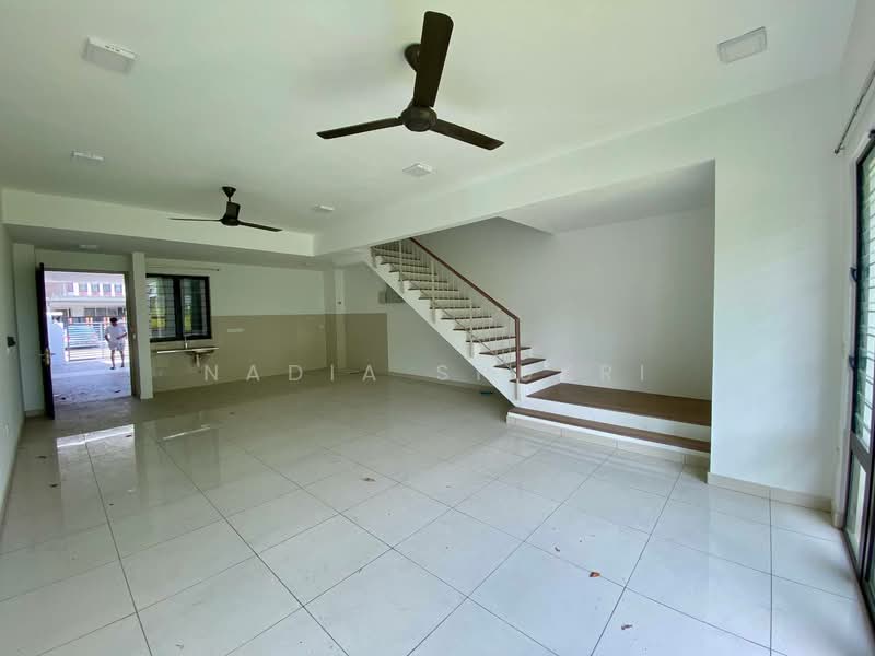 2-storey Terraced House for Sale in Elmina (Shah Alam) - Nadia Shukri - Living Room - PropertyGuru.com.my