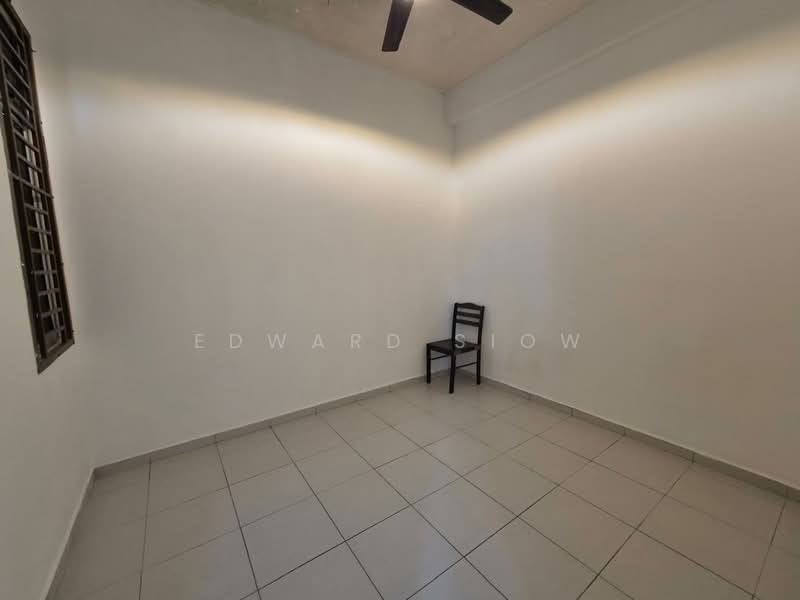 2-storey Terraced House for Sale in Taman Scientex Utama (Senai) - Edward Siow - Interior - PropertyGuru.com.my