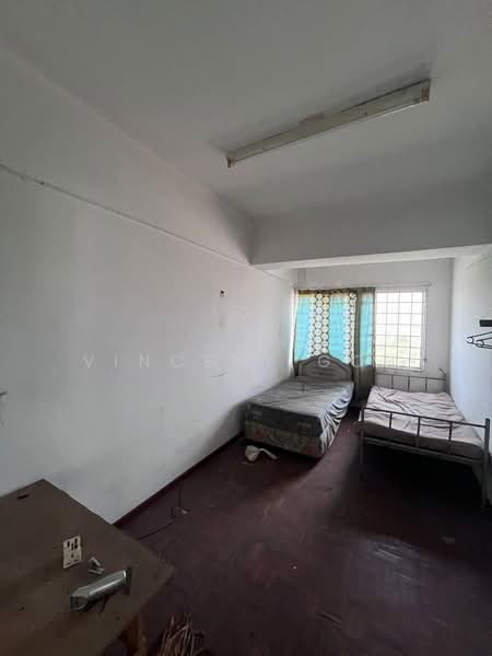 Pangsapuri untuk Dijual di Pangsapuri Seri Gembira - Vincent Goh - Bedroom - PropertyGuru.com.my