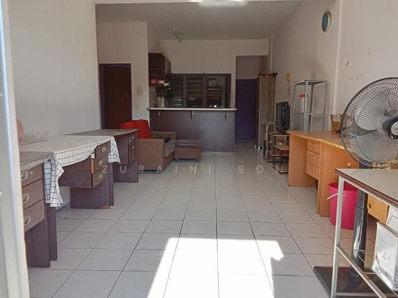 Pangsapuri untuk Disewa di Resak Apartment - Zuraini Soh - Living Room - PropertyGuru.com.my