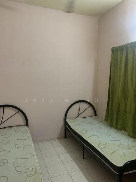 Pangsapuri untuk Disewa di Resak Apartment - Zuraini Soh - Bedroom - PropertyGuru.com.my