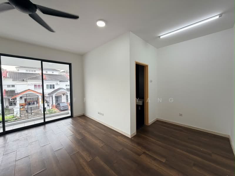2-storey Terraced House for Sale in Bandar Country Homes (Rawang) - Tiffany Yang - PropertyGuru.com.my