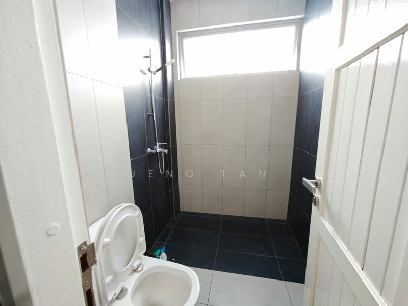Rumah Berkembar untuk Disewa di Kuching (Sarawak) - Jeno Tan - Bathroom - PropertyGuru.com.my