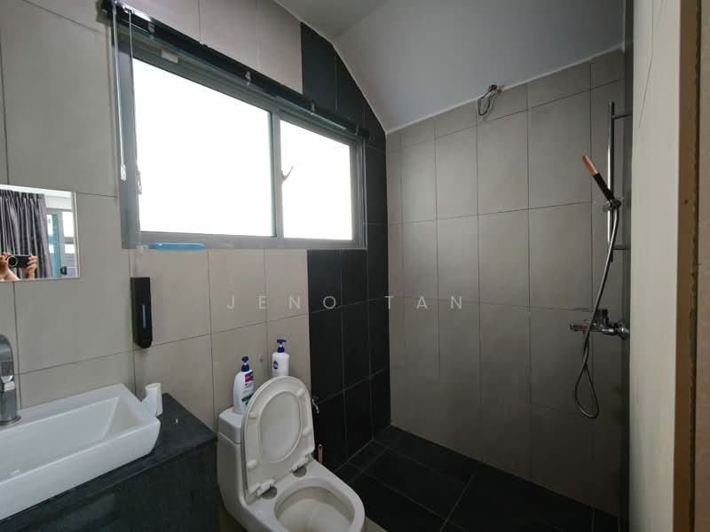 Rumah Berkembar untuk Disewa di Kuching (Sarawak) - Jeno Tan - Bathroom - PropertyGuru.com.my