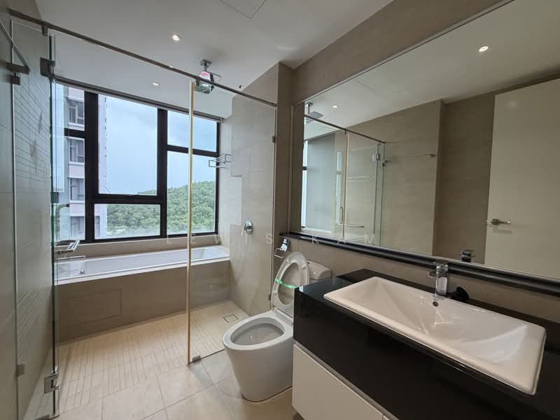 Kondominium untuk Dijual di The Marin at Ferringhi - Lewis Kam - Bathroom - PropertyGuru.com.my