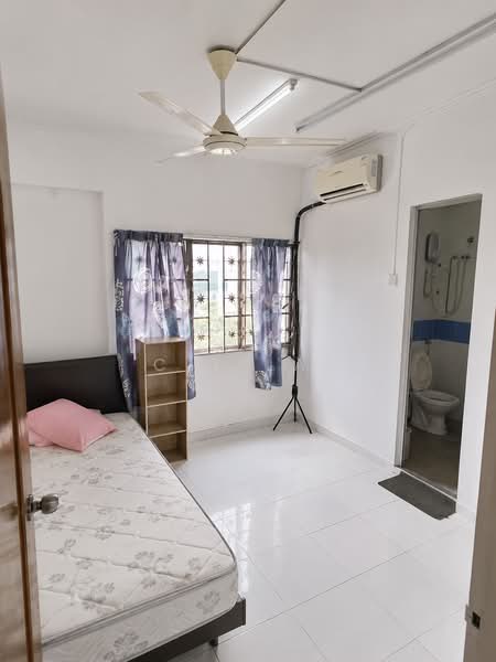 Kondominium untuk Disewa di Ehsan Ria - C Y Lai - Bedroom - PropertyGuru.com.my