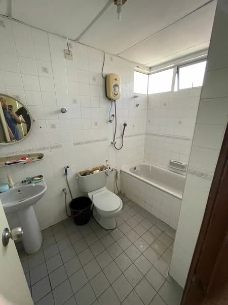 Kondominium untuk Disewa di Ehsan Ria - C Y Lai - Bathroom - PropertyGuru.com.my