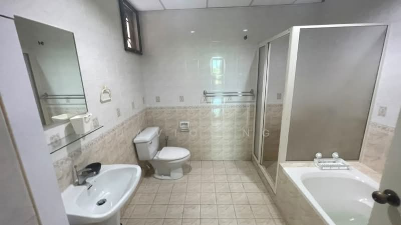 Kondominium untuk Disewa di Sri Pangkor Condominium - Javios Ng - Bathroom - PropertyGuru.com.my
