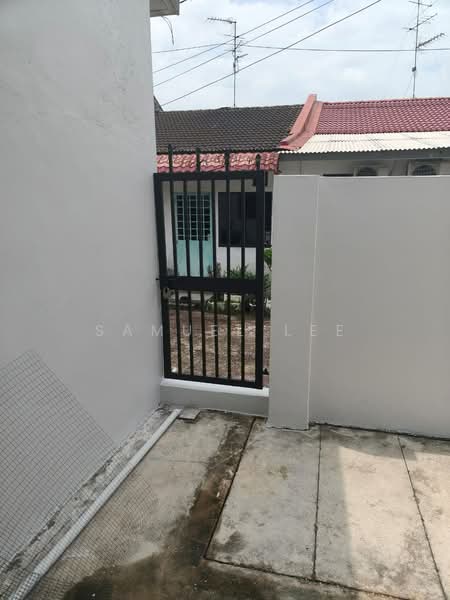 Rumah Teres 1 Tingkat untuk Disewa di Taman Johor Jaya (Johor Bahru) - Samuel Lee - Exterior - PropertyGuru.com.my