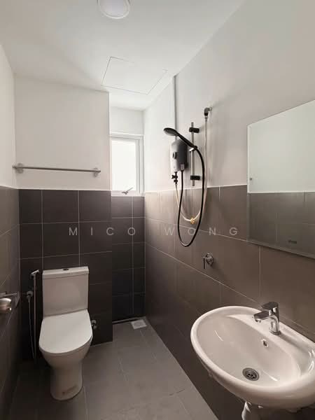 Pangsapuri untuk Disewa di Residensi Akasia Jubilee - Mico Wong - Bathroom - PropertyGuru.com.my