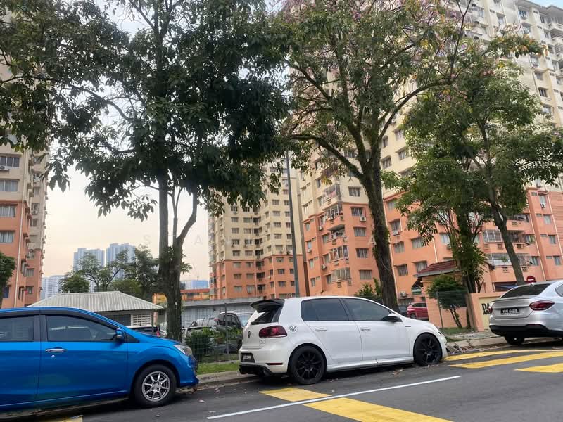 Pangsapuri untuk Dijual di Apartment Dahlia - Stanley Yap - Exterior - PropertyGuru.com.my