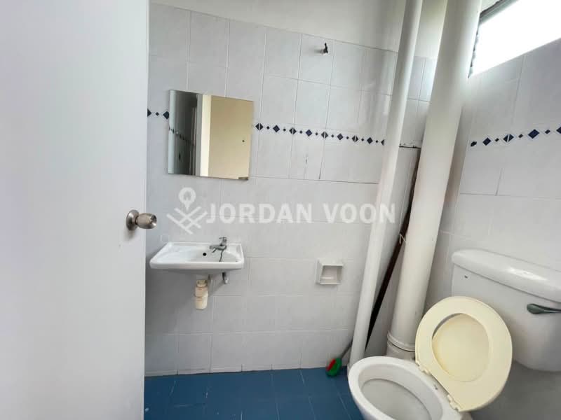 Kondominium untuk Dijual di Ferringhi Delima Condominium - Jordan Voon - Bathroom - PropertyGuru.com.my