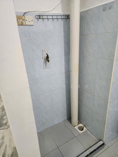 Pangsapuri untuk Disewa di Putra Permai Block C - Nora Dean - PropertyGuru.com.my