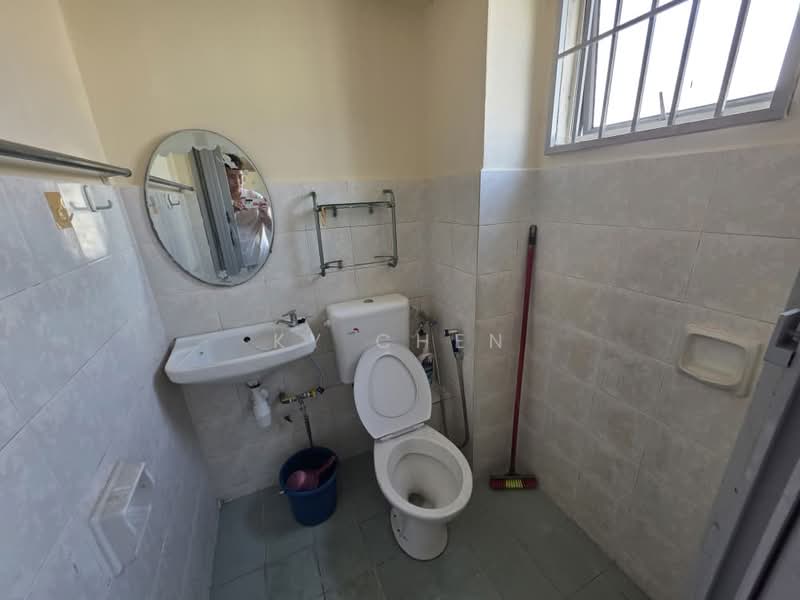 Apartment for Rent at Pangsapuri Lestari - KY CHEN - Bathroom - PropertyGuru.com.my