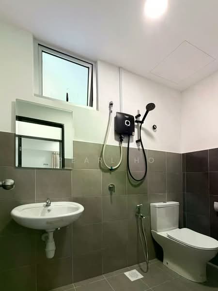 Pangsapuri untuk Disewa di Residensi Akasia Jubilee - Pearl Ho - Bathroom - PropertyGuru.com.my