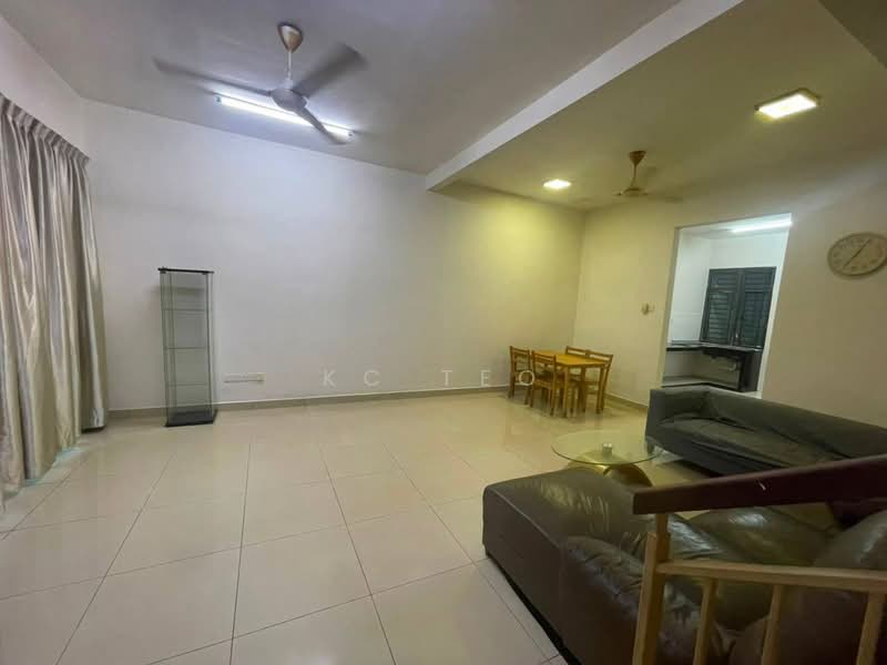 Rumah Teres 2 Tingkat untuk Disewa di Taman Mutiara Rini (Skudai) - Kc Teo - Living Room - PropertyGuru.com.my