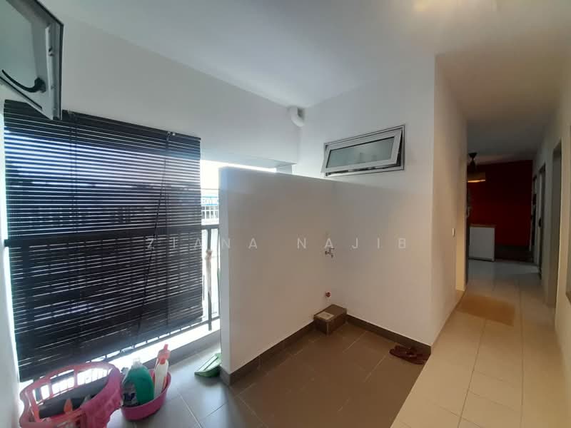 Pangsapuri untuk Dijual di Harmoni Elmina 1 @ City Of Elmina - Ziana Najib - Balcony - PropertyGuru.com.my