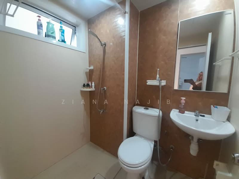Pangsapuri untuk Dijual di Harmoni Elmina 1 @ City Of Elmina - Ziana Najib - Bathroom - PropertyGuru.com.my
