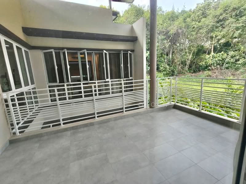Rumah Banglo untuk Disewa di Taman Equine (Seri Kembangan) - Grace Oon - Balcony - PropertyGuru.com.my