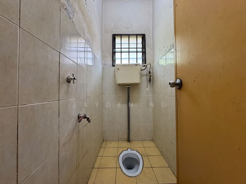 2-storey Terraced House for Sale in Taman Nusantara Prima (Gelang Patah) - Jayden Ng - Bathroom - PropertyGuru.com.my